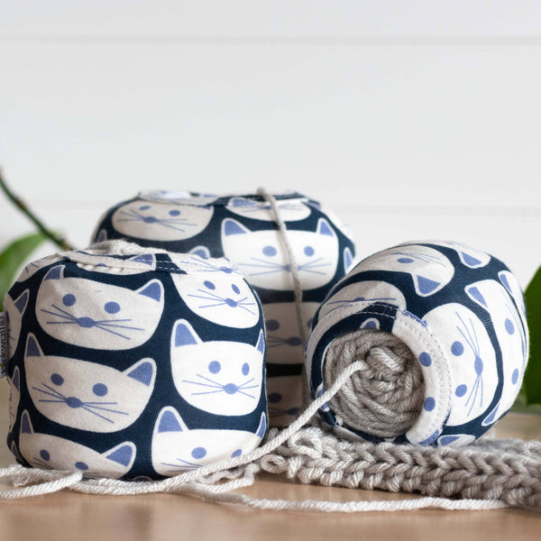 Kitty COZY CAKES Yarn Cozy