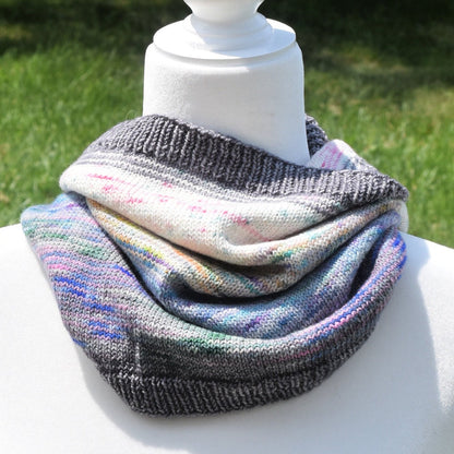 FROSTY FADE Cowl Knitting Pattern | PDF Cowl Knitting Pattern | Fingering weight yarn | Hand Knit Pattern | Knitting Pattern