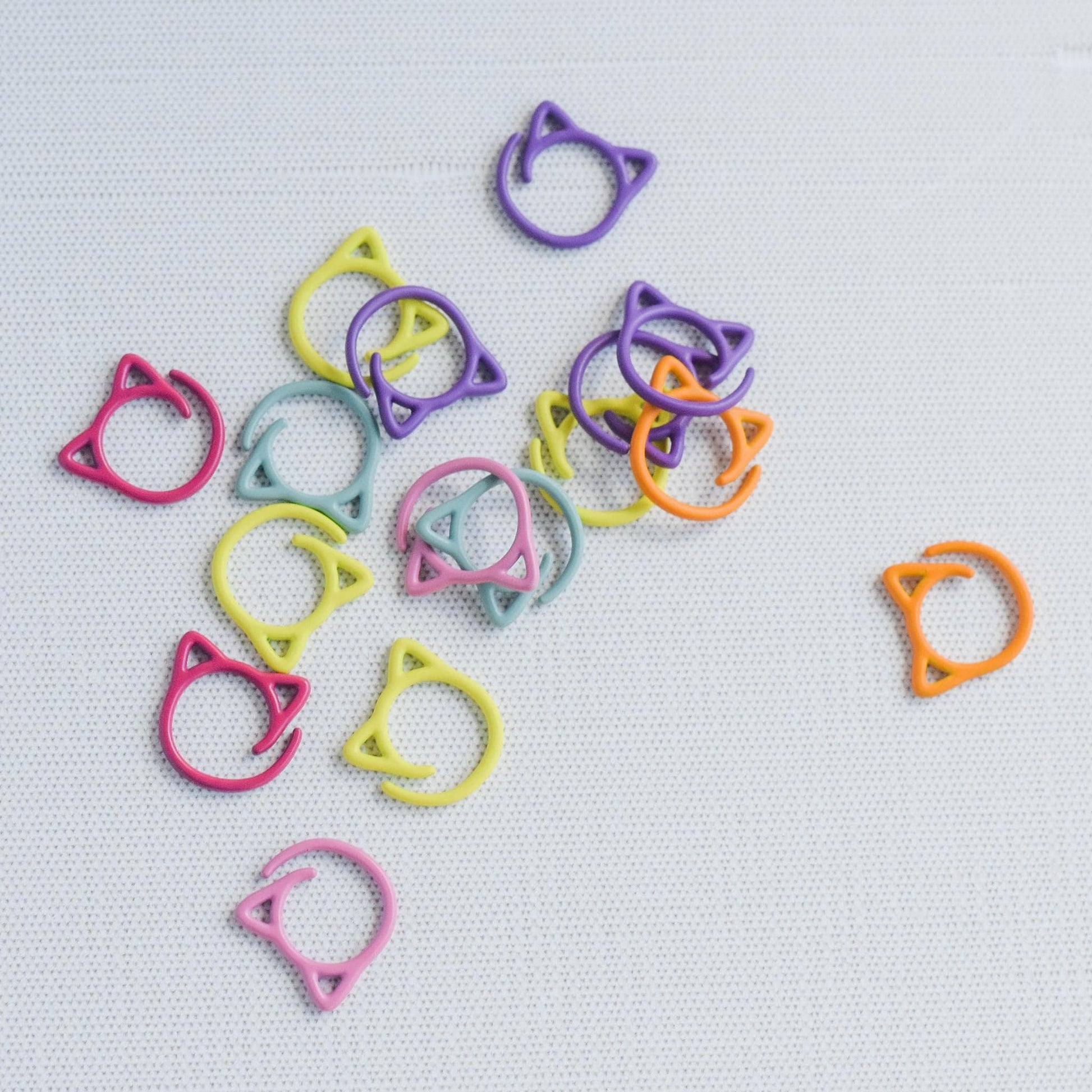 Set of 8 Removable Cat Stitch Markers - Mixed Rainbow - Cat Lover Stitch Markers, Snag Free Stitch Markers, Small Stitch Markers, Split Ring