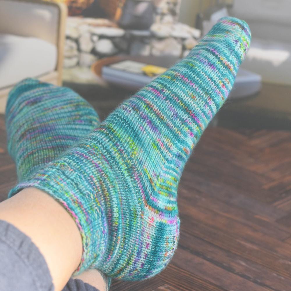 BASIC FINGERING Socks Knitting Pattern | PDF Socks Knitting Pattern | Fingering weight yarn | Double Point Socks | Knitting Pattern