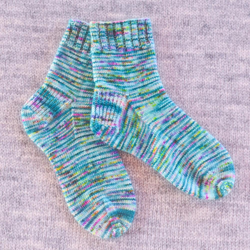 BASIC FINGERING Socks Knitting Pattern | PDF Socks Knitting Pattern | Fingering weight yarn | Double Point Socks | Knitting Pattern