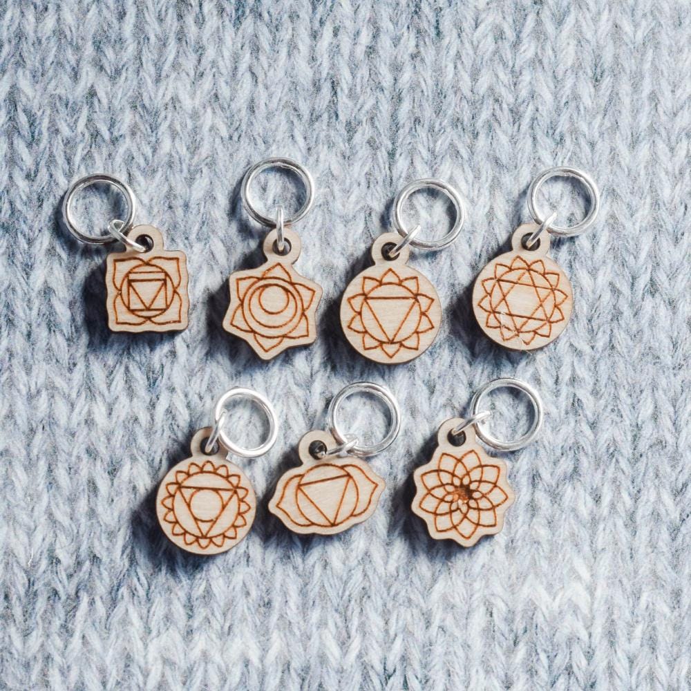 Set of 7 Chakras Stitch Markers including root, sacral, solar plexus, heart, throat, third eye and crown chakra - Laser Engraved Birch Wood