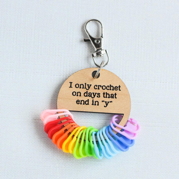 Set of 20 Locking Stitch Markers plus Holder, Stitch Marker Holder with Keychain, Stitch Marker organizer - Crochet on Days End in Y