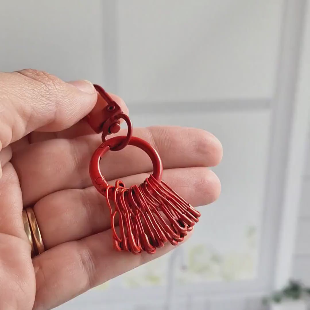 Stitch Marker Holder + 20 Bulb Pin Markers, Progress Keepers for Knitting / Crochet - Locking Stitch Markers