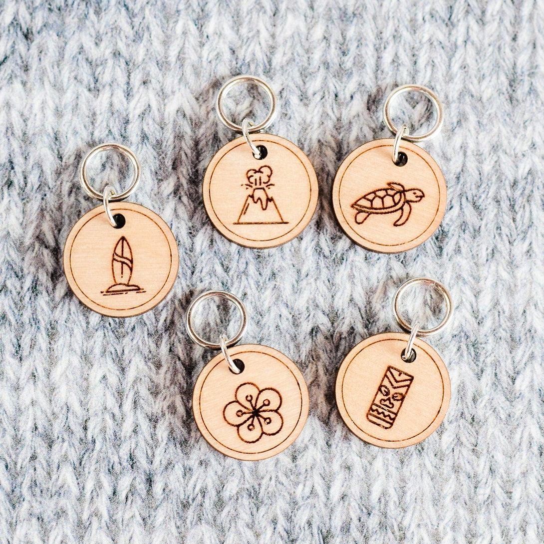 Set of 5 Hawaiian Stitch Markers, Hawaii Markers, Laser Engraved Wood Stitch Markers, Hawaii Vacation Stitch Markers, Tropical Island